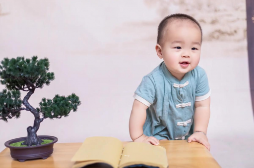 齐齐哈尔宝宝抓耳朵是什么原因